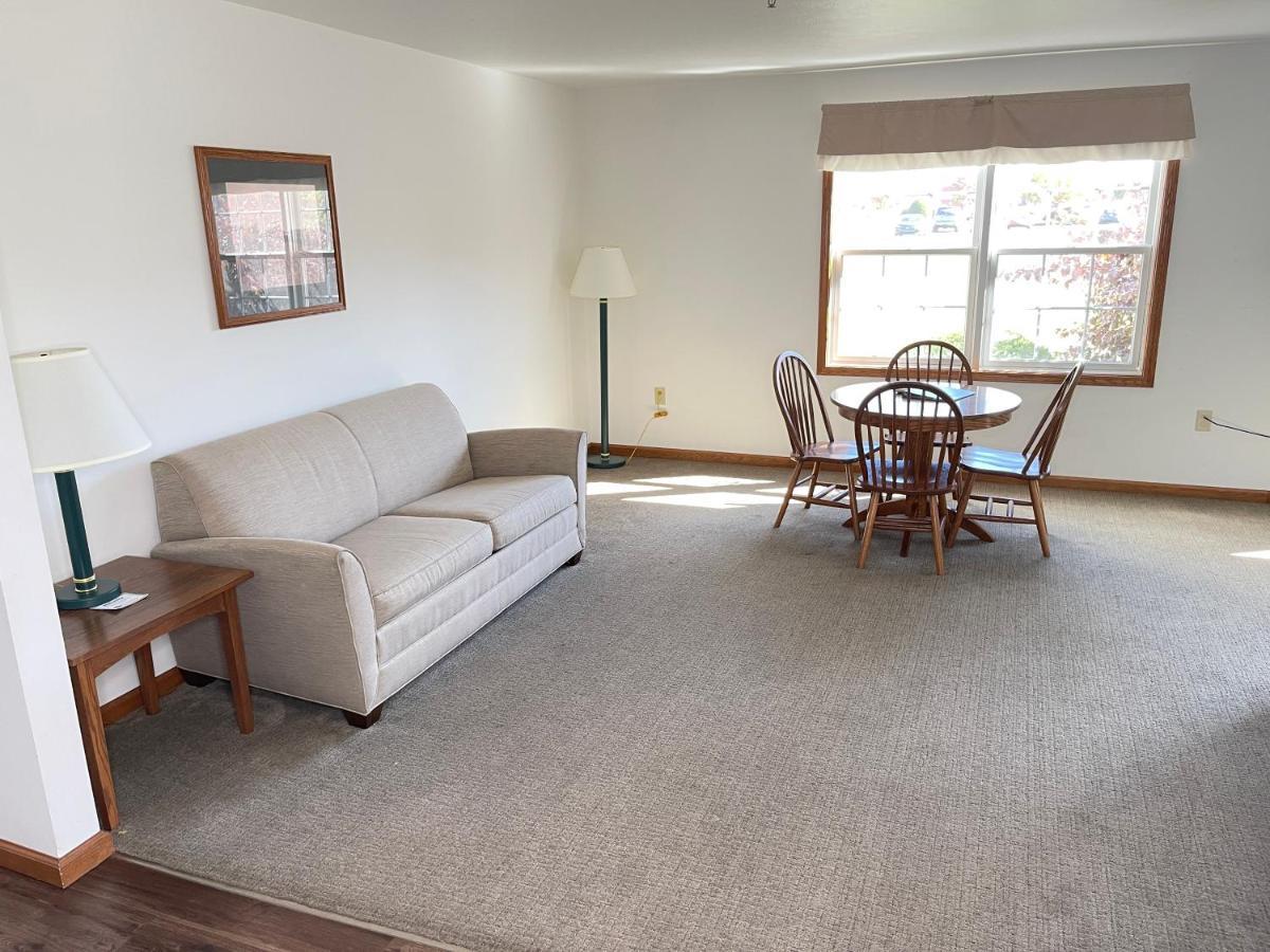 Farmstead Inn And Conference Center シップシェワナ エクステリア 写真
