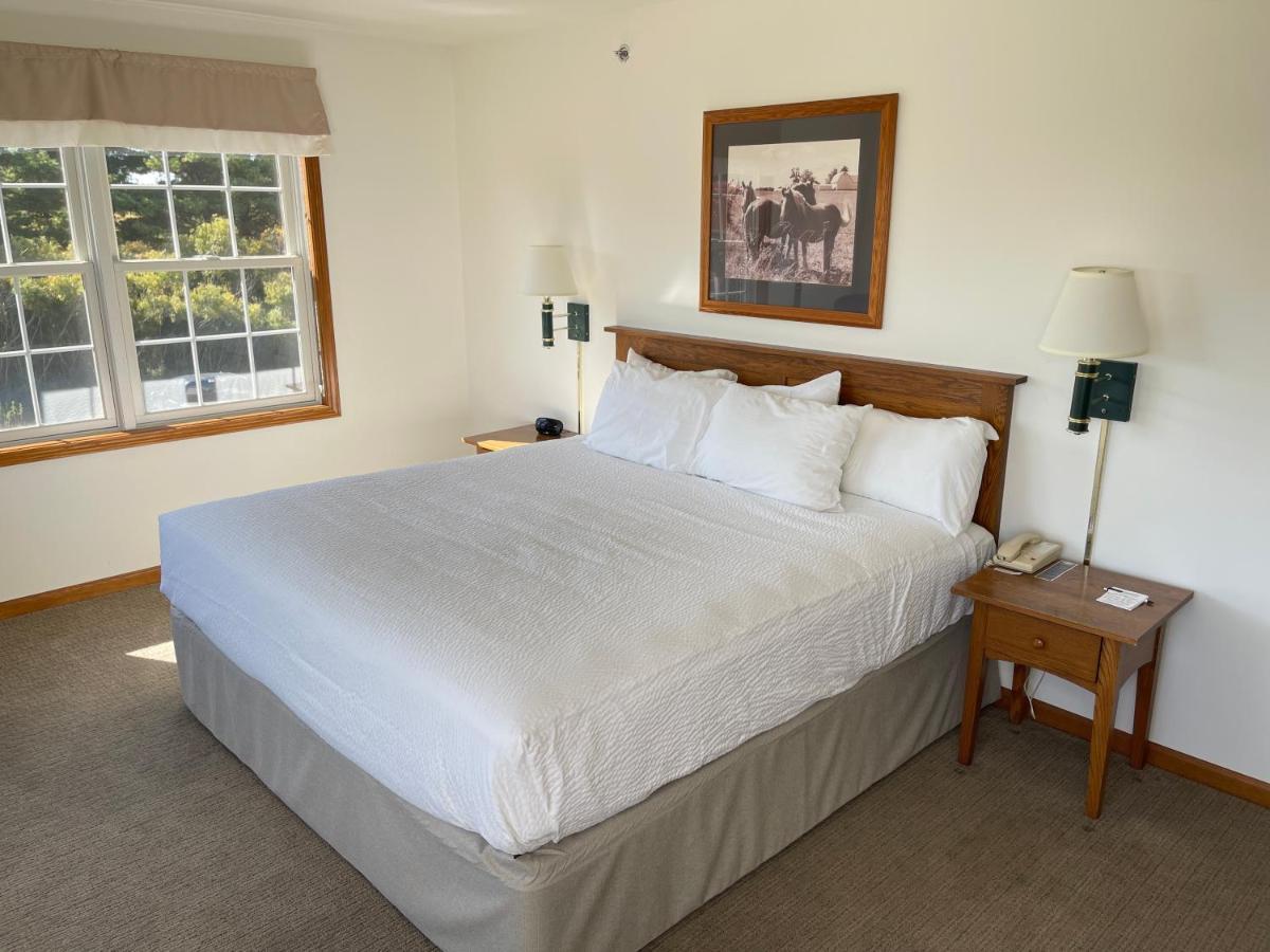 Farmstead Inn And Conference Center シップシェワナ エクステリア 写真