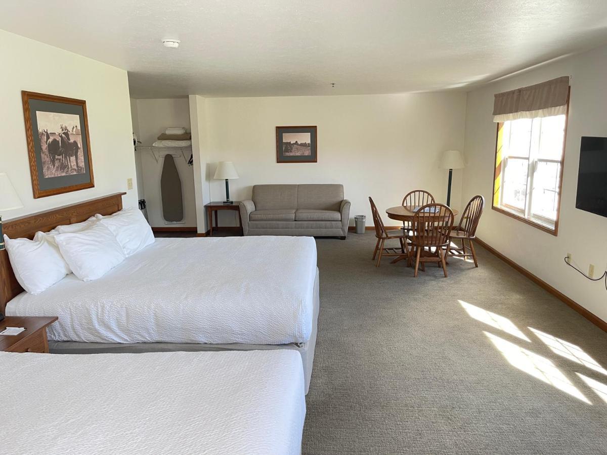 Farmstead Inn And Conference Center シップシェワナ エクステリア 写真