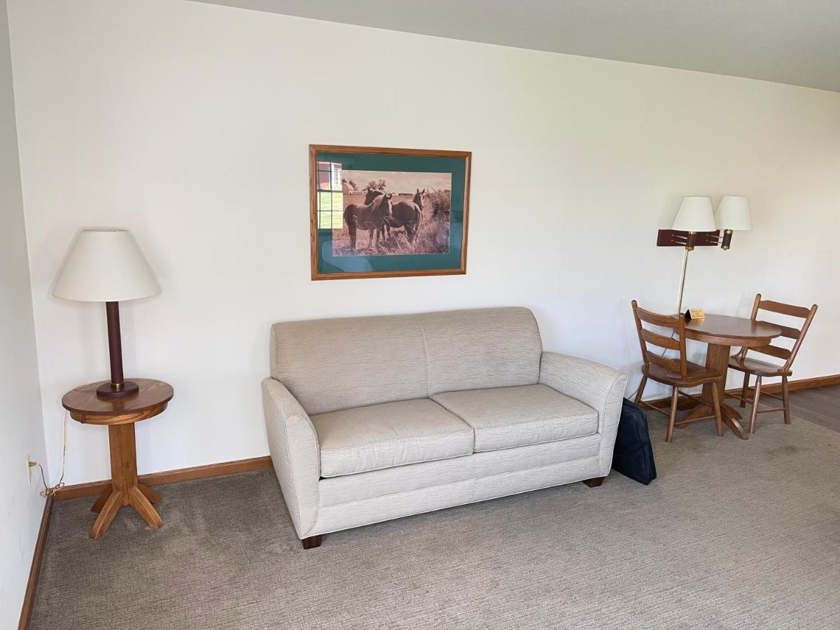 Farmstead Inn And Conference Center シップシェワナ エクステリア 写真