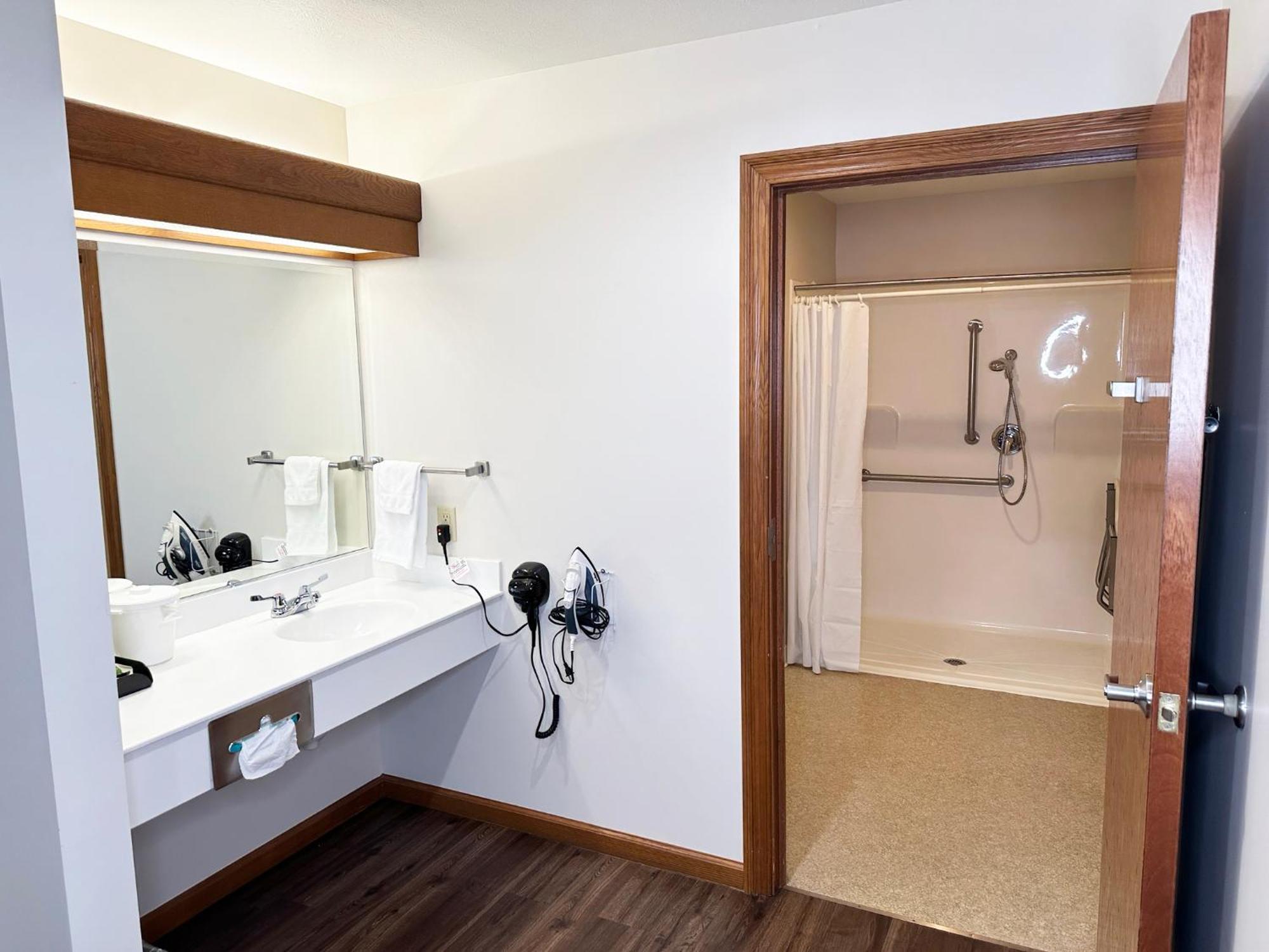Farmstead Inn And Conference Center シップシェワナ エクステリア 写真